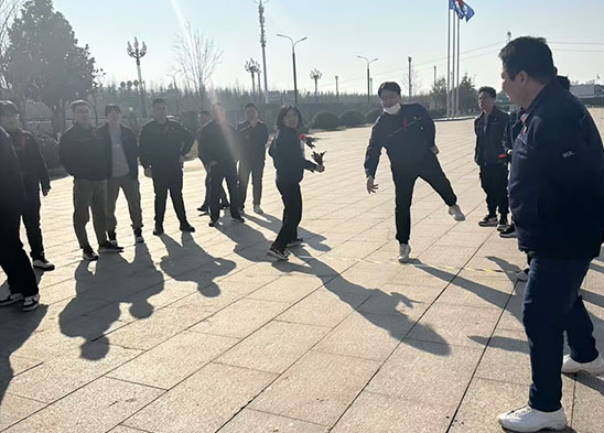 凝心聚力强营垒，勇毅前行开新局